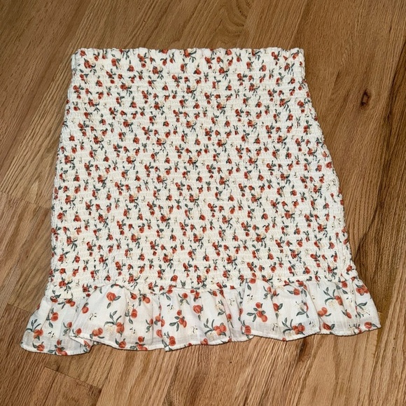 Abercrombie & Fitch 100% Cotton Smocked Mini Skirt White Peach Fruit Print Large - Picture 2 of 6